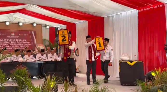 KPU Kabupaten Sukabumi menggelar rapat pleno terbuka pengundian dan penetapan nomor urut pasangan calon Bupati dan Wakil Bupati 2024- 2029